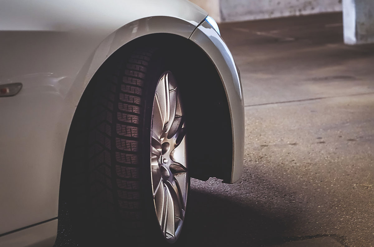 10 Signs Your Vehicle Needs a Wheel Alignment
